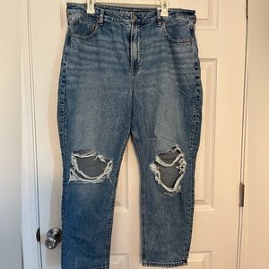 NWT American Eagle Distressed Mom Jeans